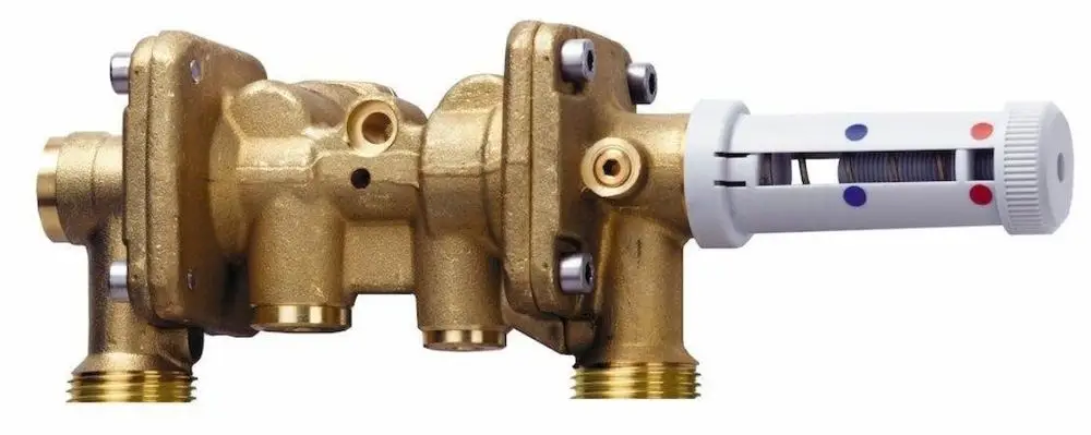 Brass valve assembly from Danfoss with multiple connection points and an adjustable cartridge for temperature control. Suitable for water heating systems.